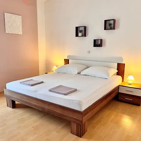 Fani Apartament Rab Town